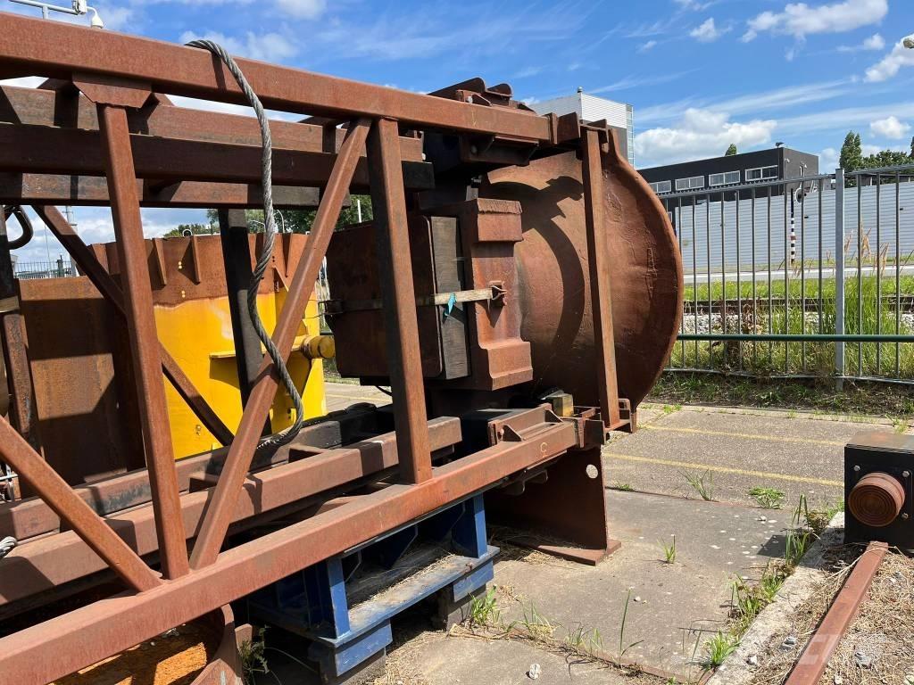 Delmag D46-32 Piston Pylone Diesel