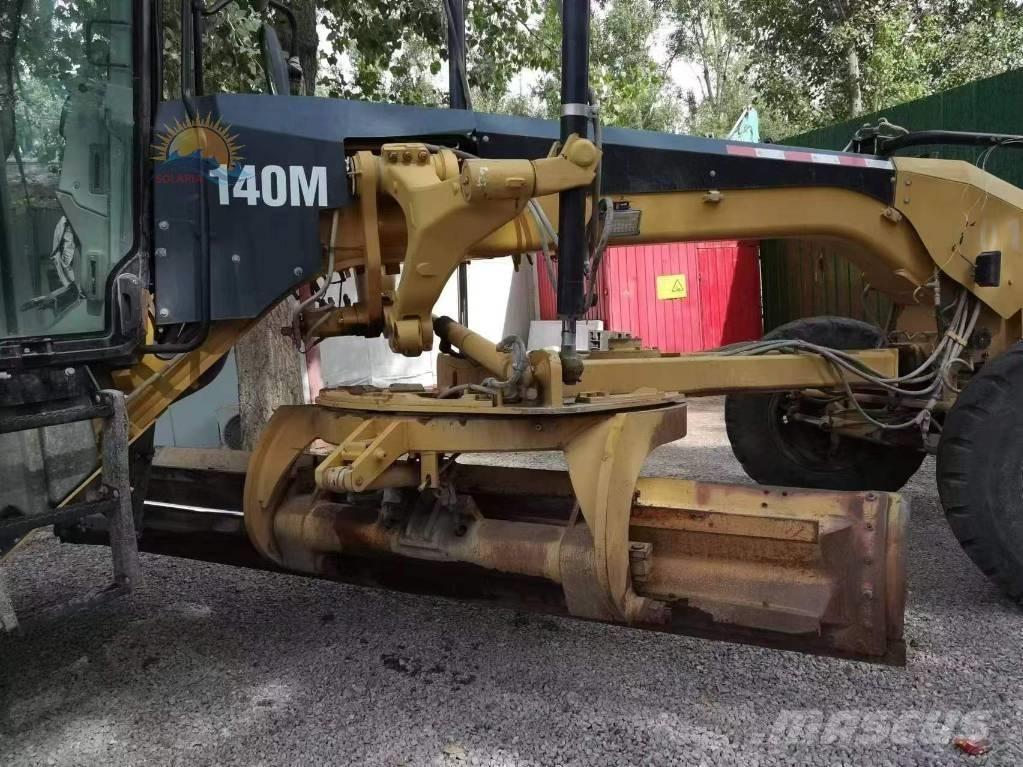 CAT 140 M Niveleuse