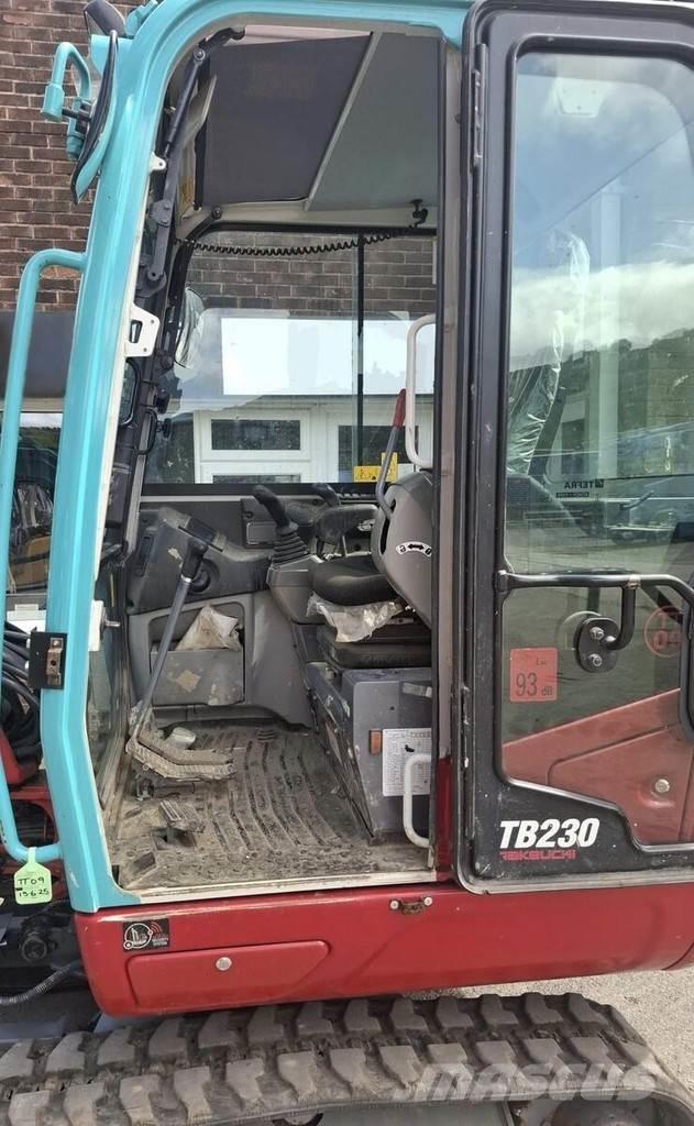 Takeuchi TB230 Mini pelle < 7t