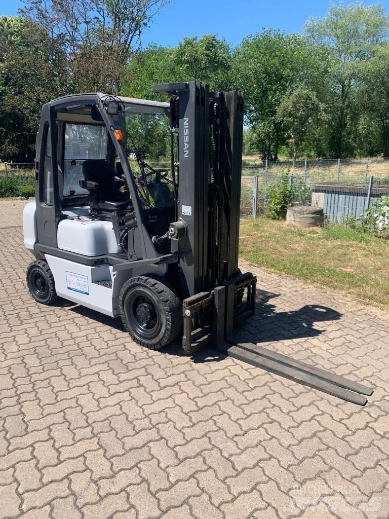 Nissan Y1D2A25Q Chariots diesel
