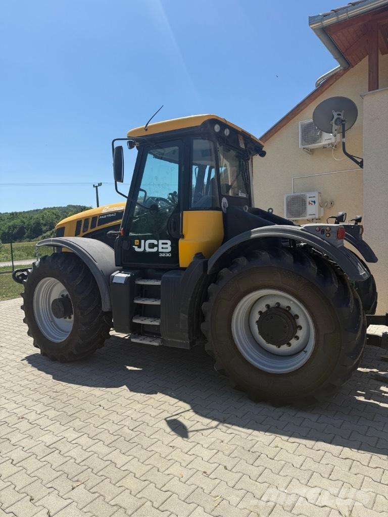 JCB JCB Fastrack3230 Tracteur