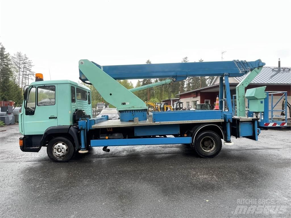 MAN L200 4x2-4300 Camion nacelle