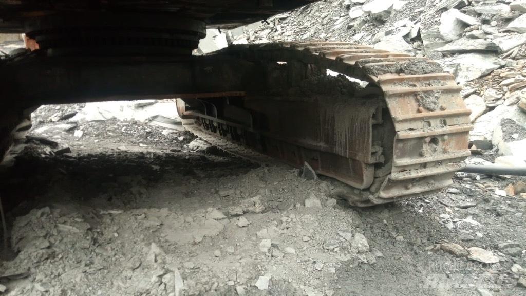 CAT 352 F Pelle sur chenilles