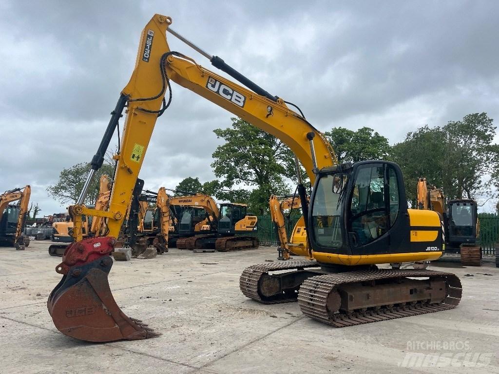JCB JS 130 Pelle sur chenilles