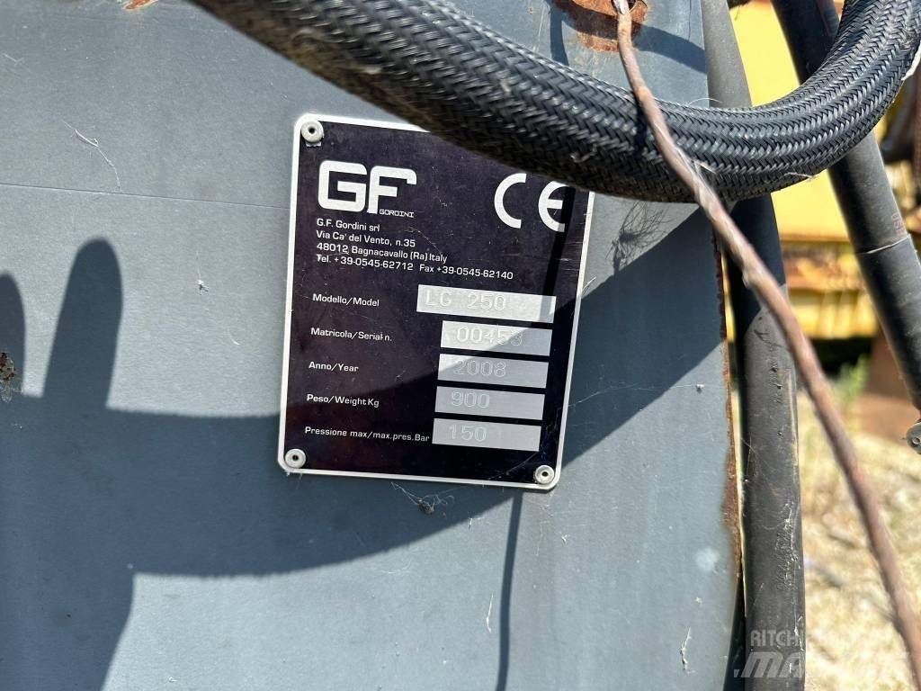 GF Gordoni LG250 Niveleuse