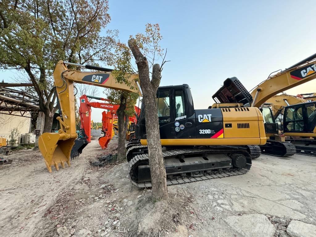 CAT 320D2L Pelle sur chenilles