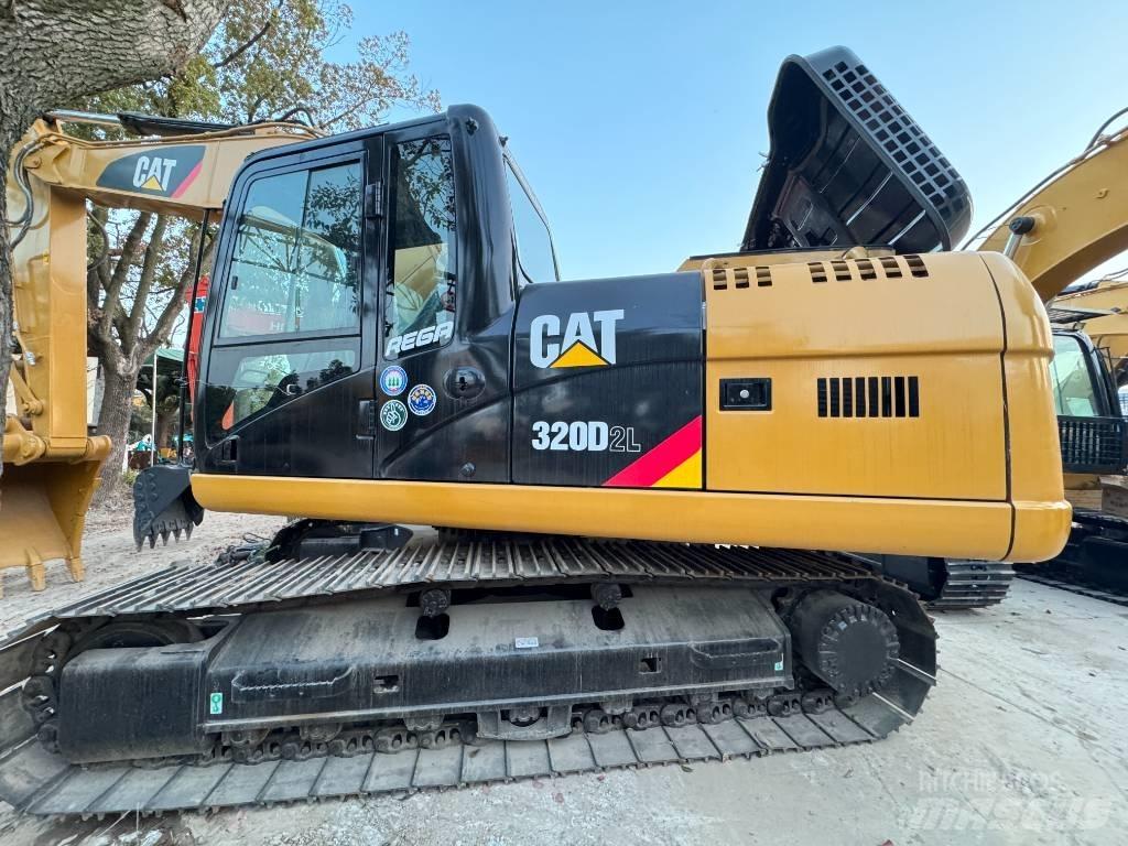 CAT 320D2L Pelle sur chenilles