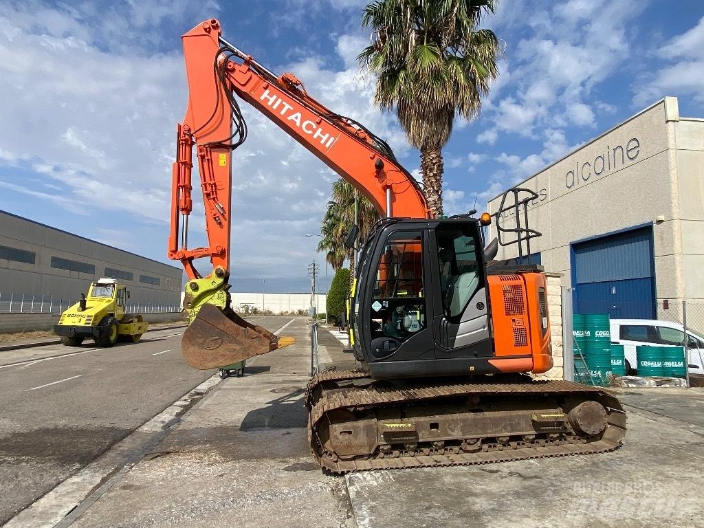 Hitachi ZX 135 US-6 Pelle sur chenilles