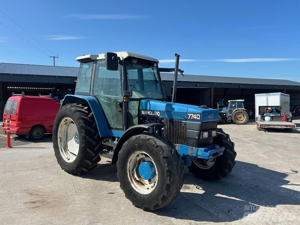 New Holland 7740 Tracteur