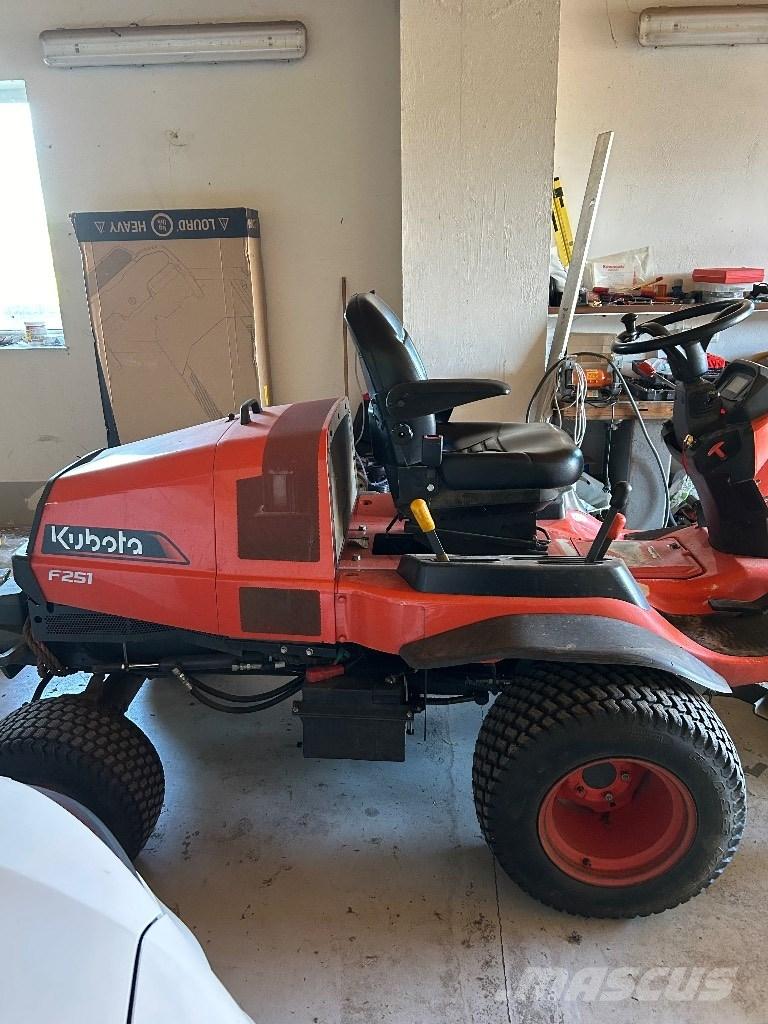 Kubota F 251 Tondeuses tractées