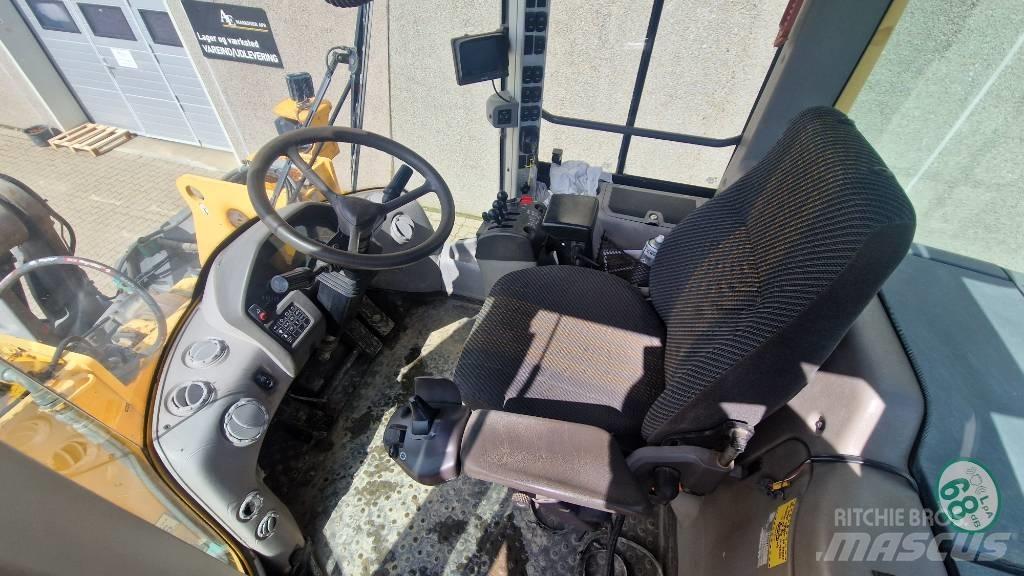 Volvo L 120 F Chargeuse sur pneus