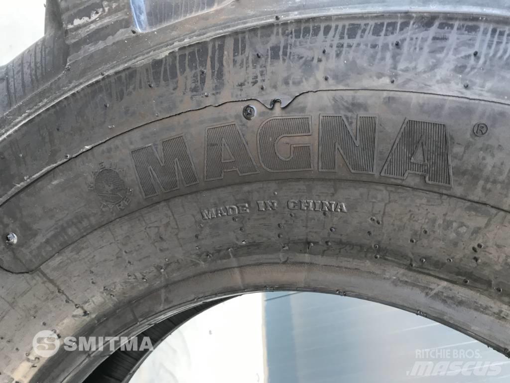  Magna 1400 x 24 Chenilles