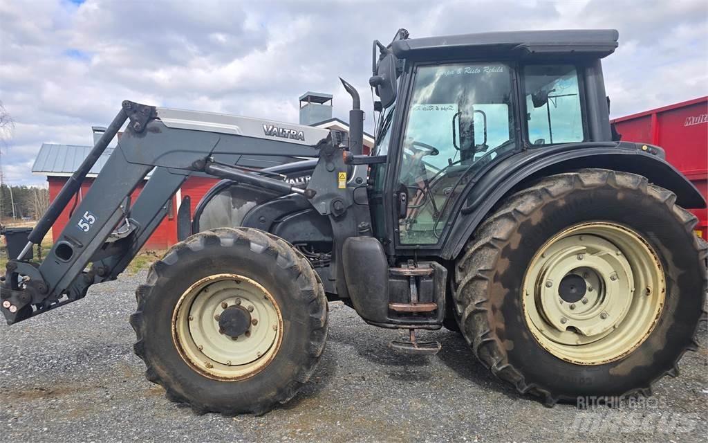 Valtra N141 HiTech Tracteur
