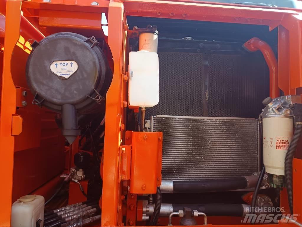 Doosan DX150 LC Pelle sur chenilles