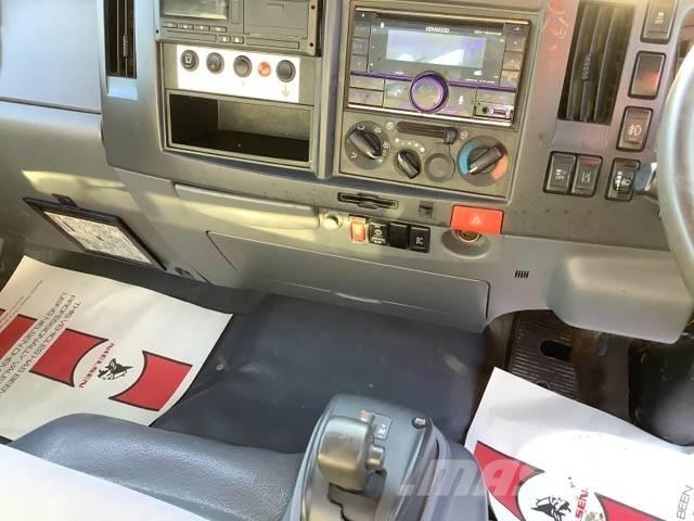 Isuzu N 75.150 Camion benne