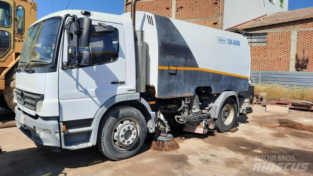 Mercedes-Benz SK600 Camion balayeur