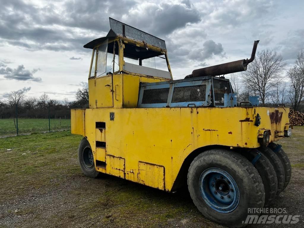 Hamm GRW 10 Rouleaux à pneumatiques