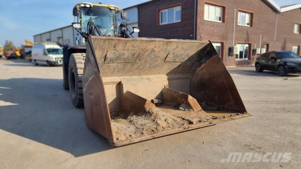 JCB 457 HT Chargeuse sur pneus
