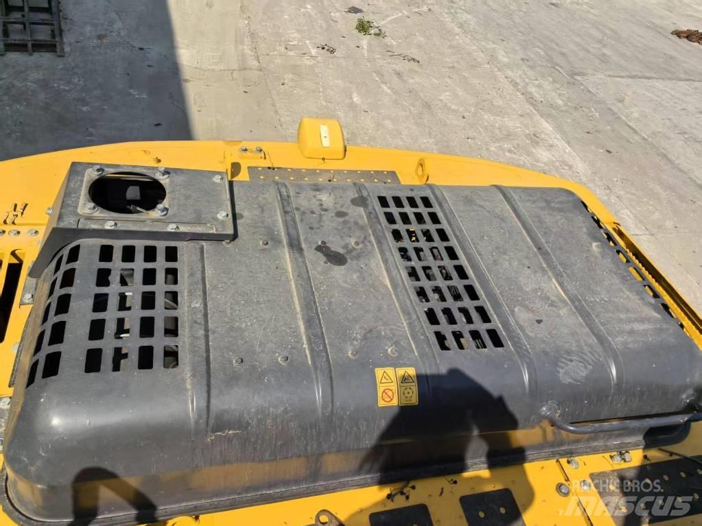 Komatsu PC 220-8 Pelle sur chenilles
