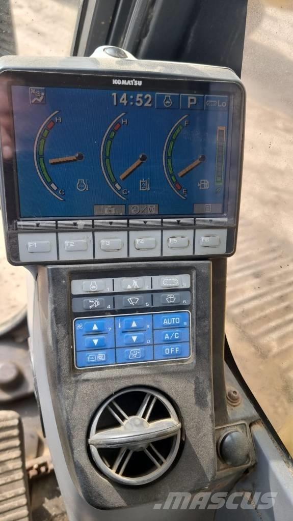 Komatsu 210 - 8 Long Pelle sur chenilles