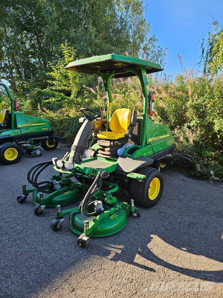 John Deere 7400 A Tondeuses de roughs et semi-roughs