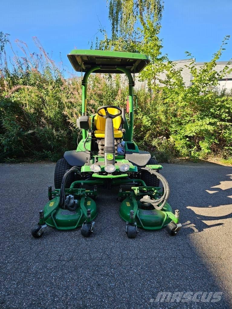 John Deere 7400 A Tondeuses de roughs et semi-roughs