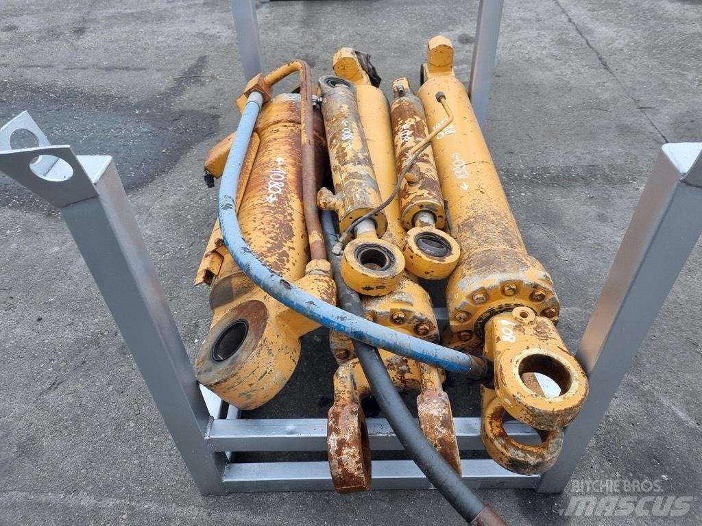 CASE 921 c siłowniki Hydraulique