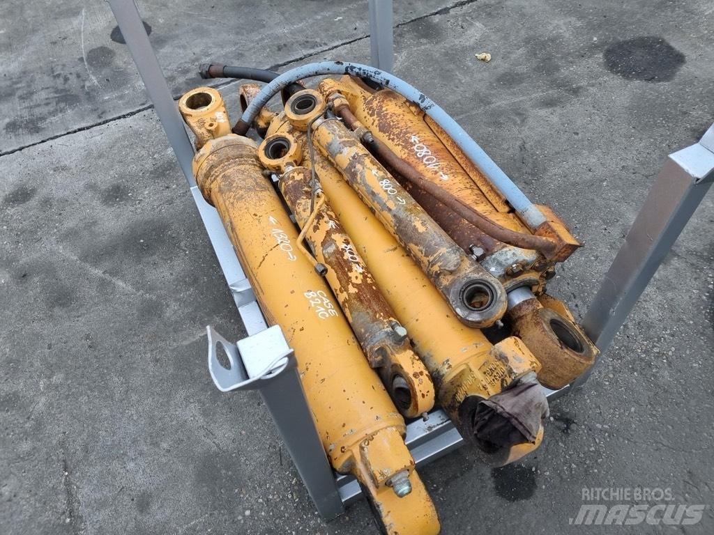 CASE 921 c siłowniki Hydraulique