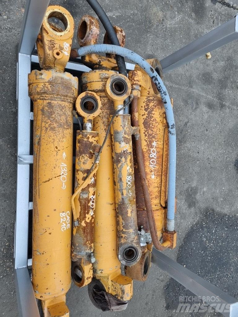 CASE 921 c siłowniki Hydraulique