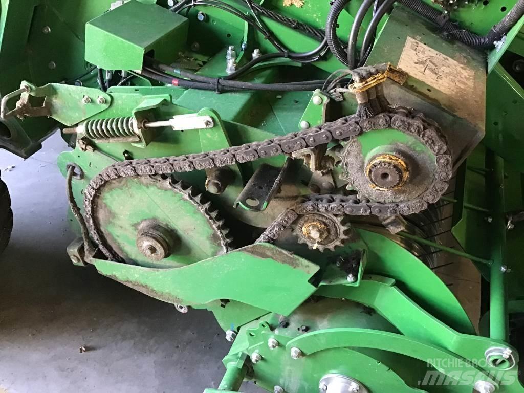 John Deere V461M Presse à balle ronde
