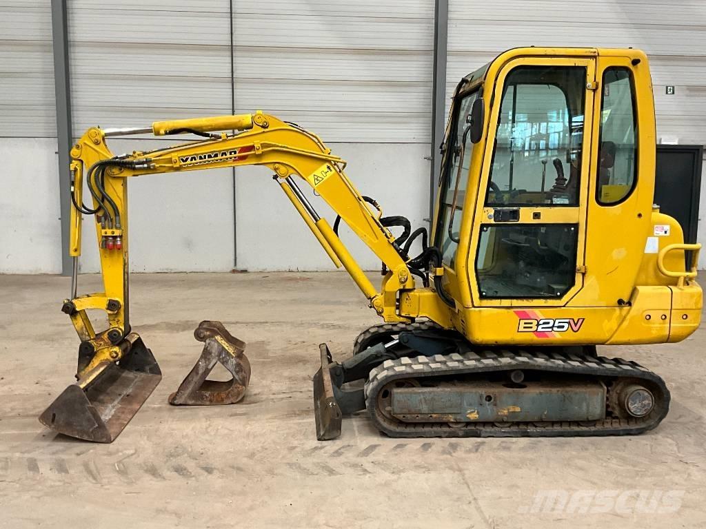 Yanmar B 25 V Mini pelle < 7t