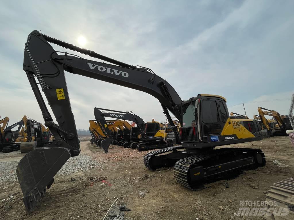 Volvo EC240D Pelle sur chenilles
