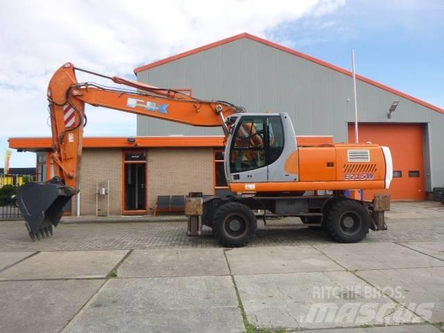 Fiat-Kobelco E215W Pelle sur pneus