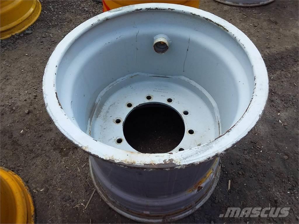 Valmet 801 24x26,5 Pneus, roues et jantes