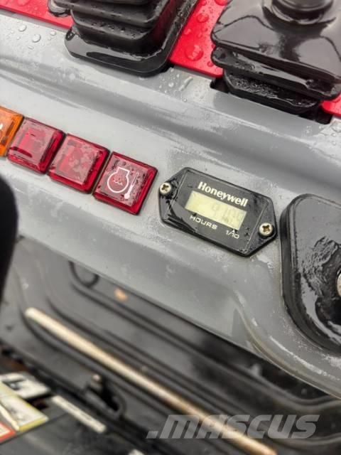 Takeuchi TB 210 R Mini pelle < 7t