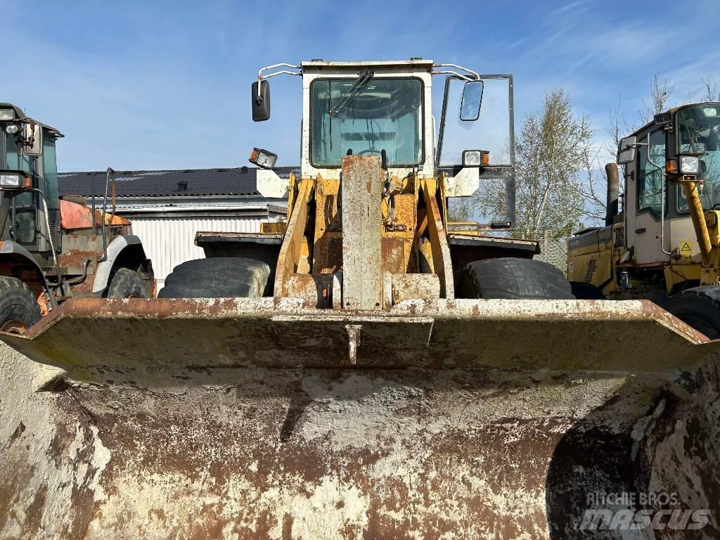 Liebherr L 551 Chargeuse sur pneus