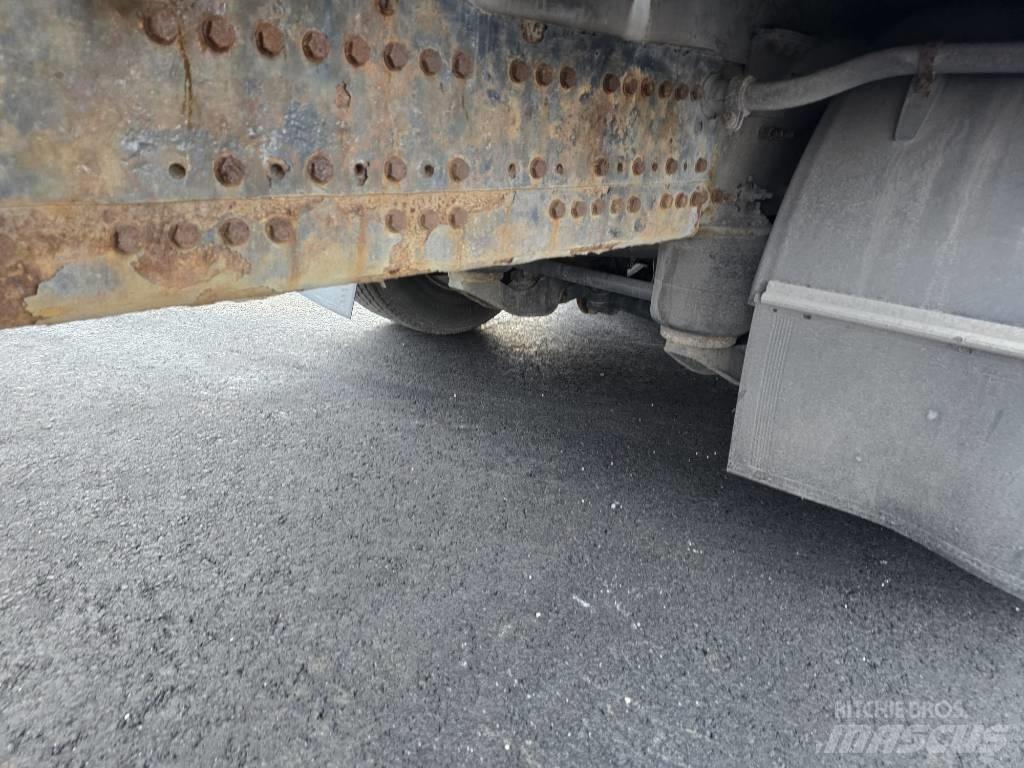Volvo FM 330 Camion plateau ridelle avec grue