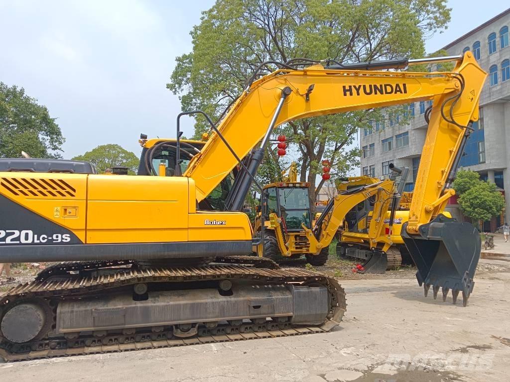 Hyundai R220LC-9S Pelle sur chenilles
