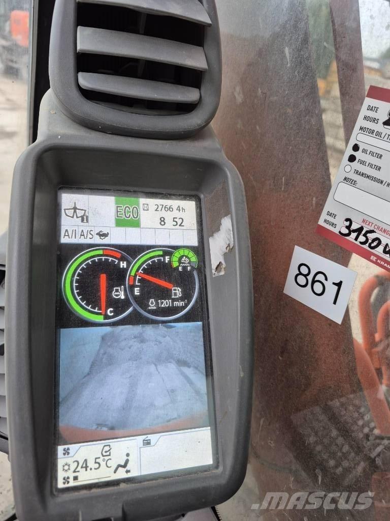 Hitachi ZX 135 Pelle sur chenilles