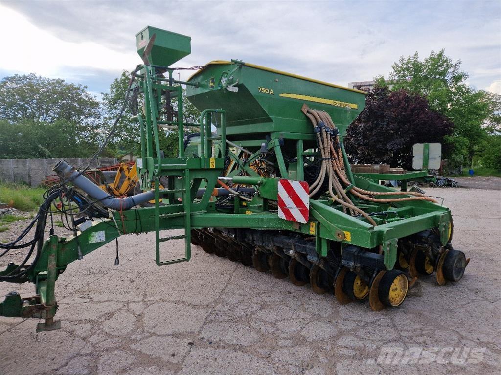 John Deere 750 A Semoir combiné