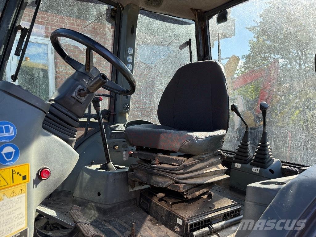 New Holland NH 95 Tractopelle
