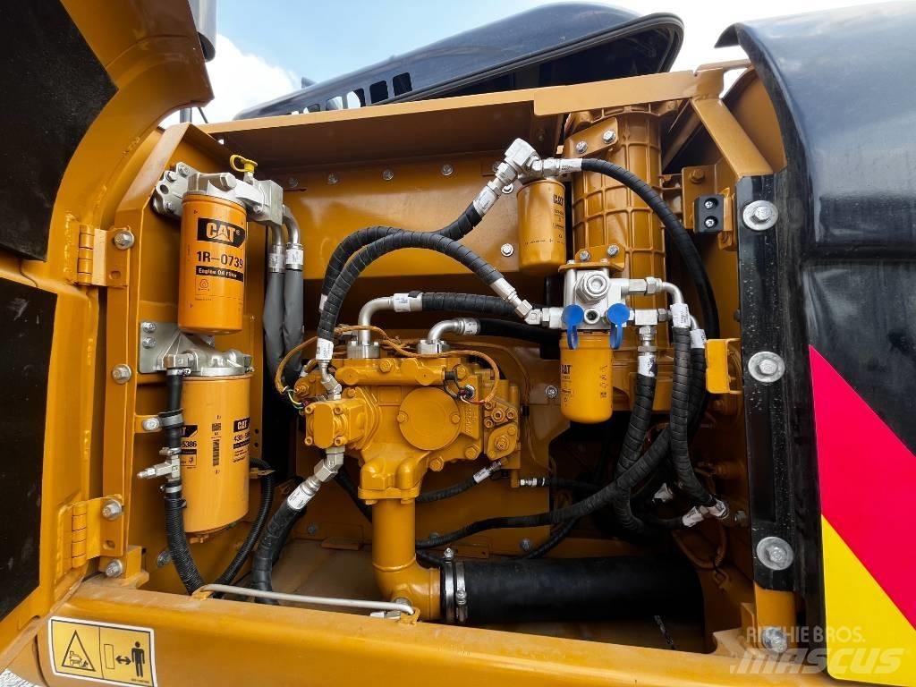 CAT 320 D2L Pelle sur chenilles