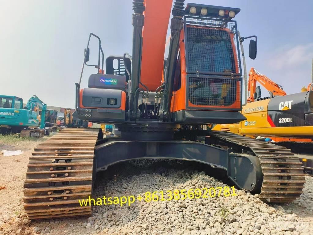Doosan DX 225 Pelle sur chenilles