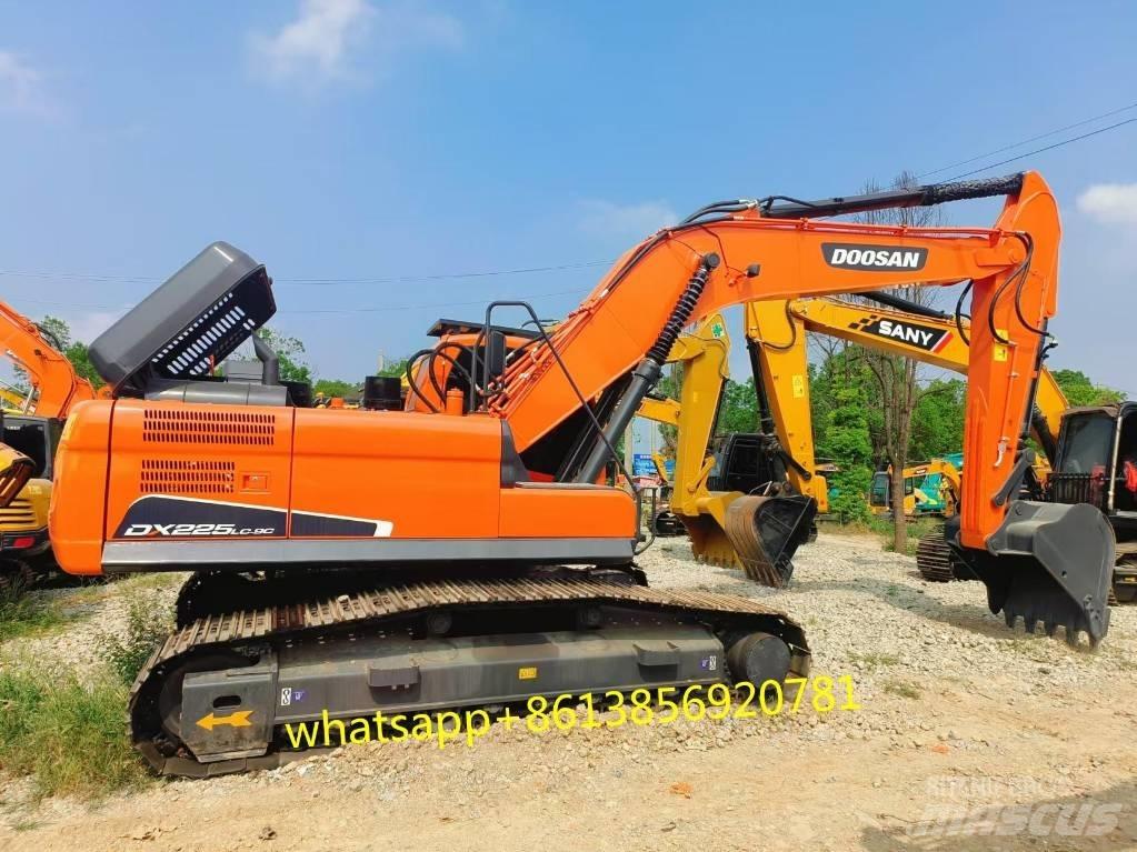 Doosan DX 225 Pelle sur chenilles