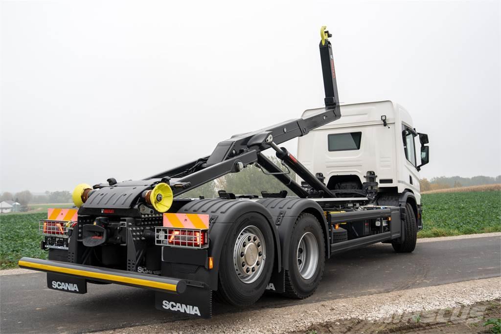 Scania P420 6X2 Camion ampliroll