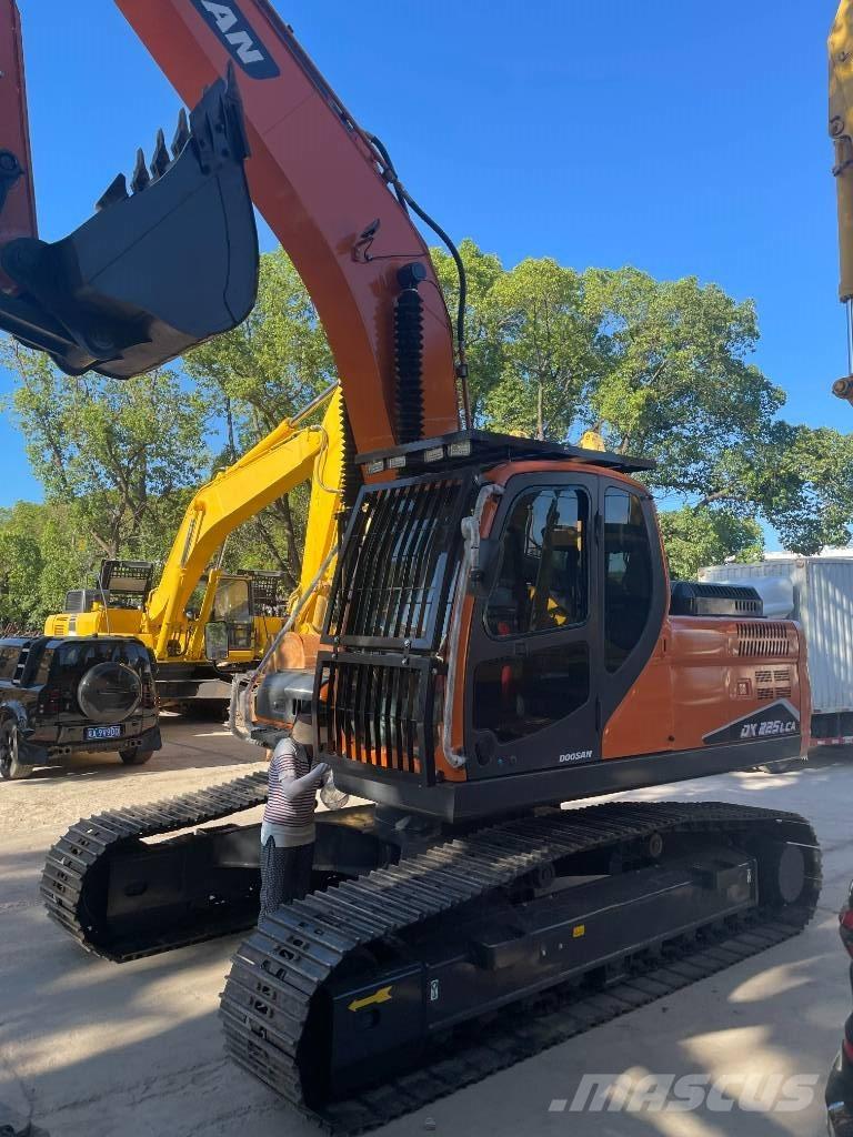 Doosan DX 225 LC Mini pelle 7t-12t