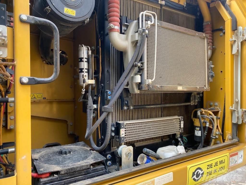 CAT 323E Pelle sur chenilles