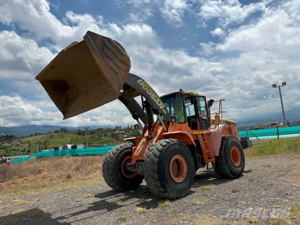 Doosan DL420A Chargeuse sur pneus