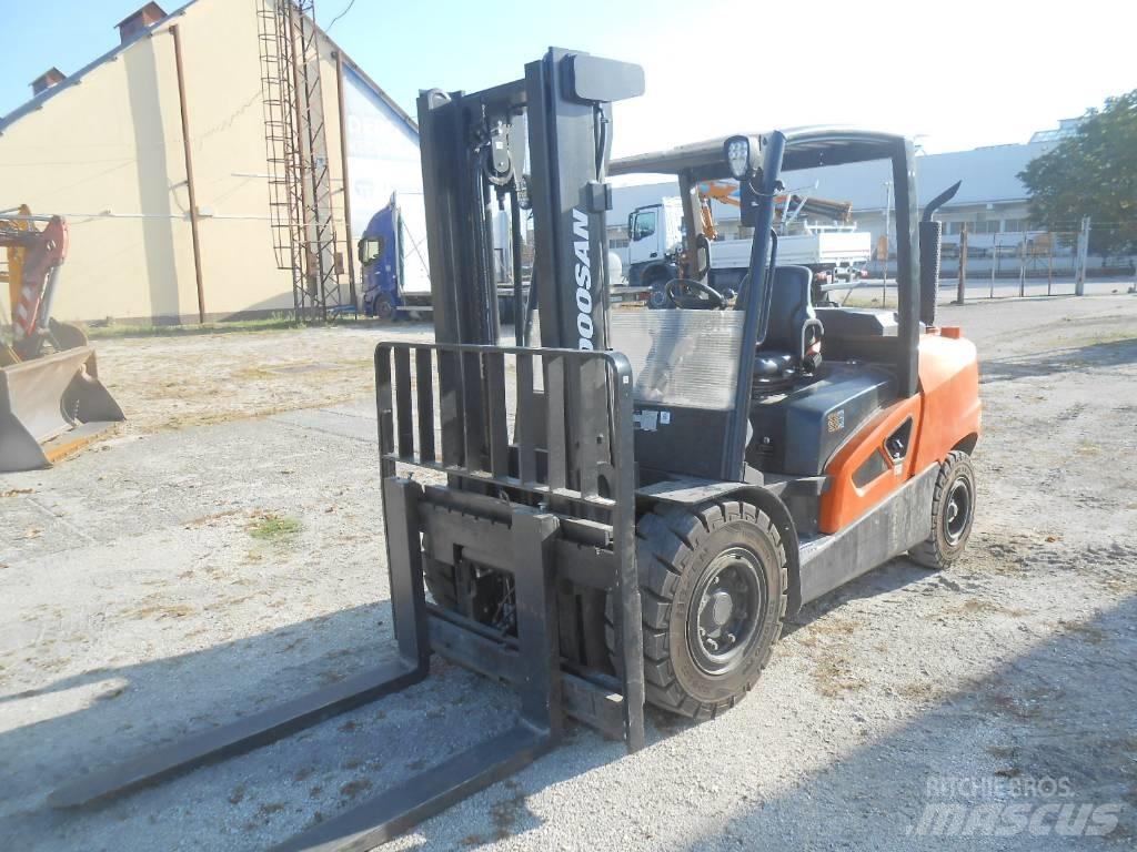 Doosan D50SC-09 Chariots diesel