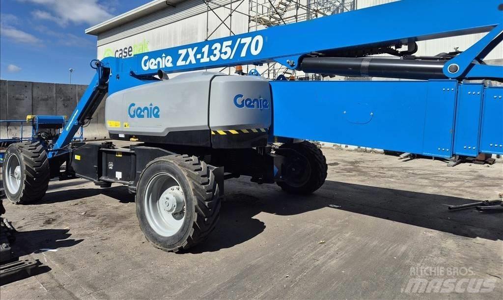 Genie ZX 135/70 Nacelles articulées
